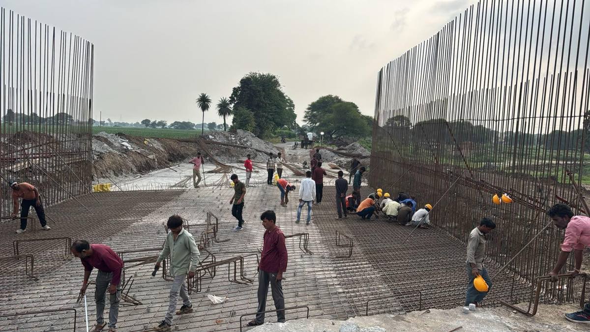 Crew fixing steel on site